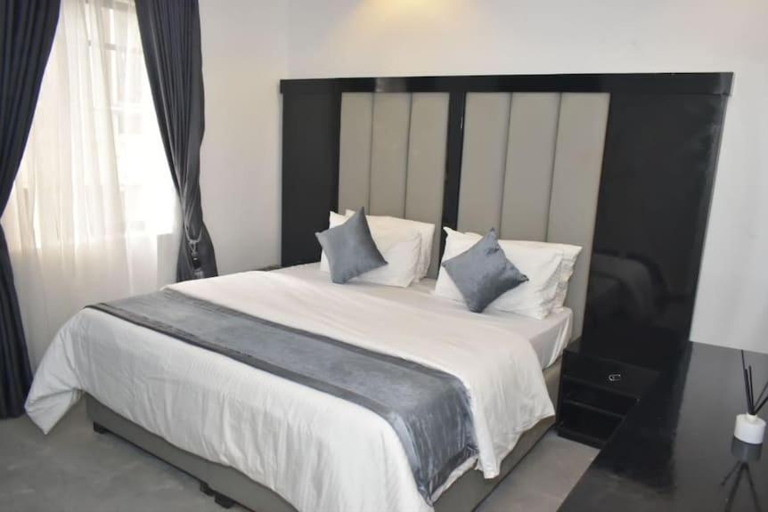 Jada Hotel And Suits Lagos Ngoại thất bức ảnh